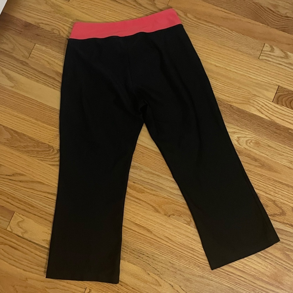 Nike Dry-Fit Women’s Capri Black Leggings Size S - Picture 4 of 4